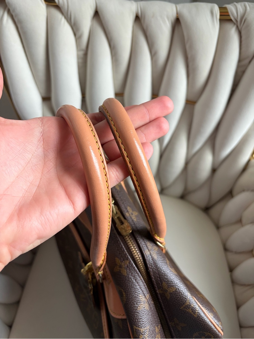 Louis Vuitton Deauville Monogram Bag - Picture 5 of 11